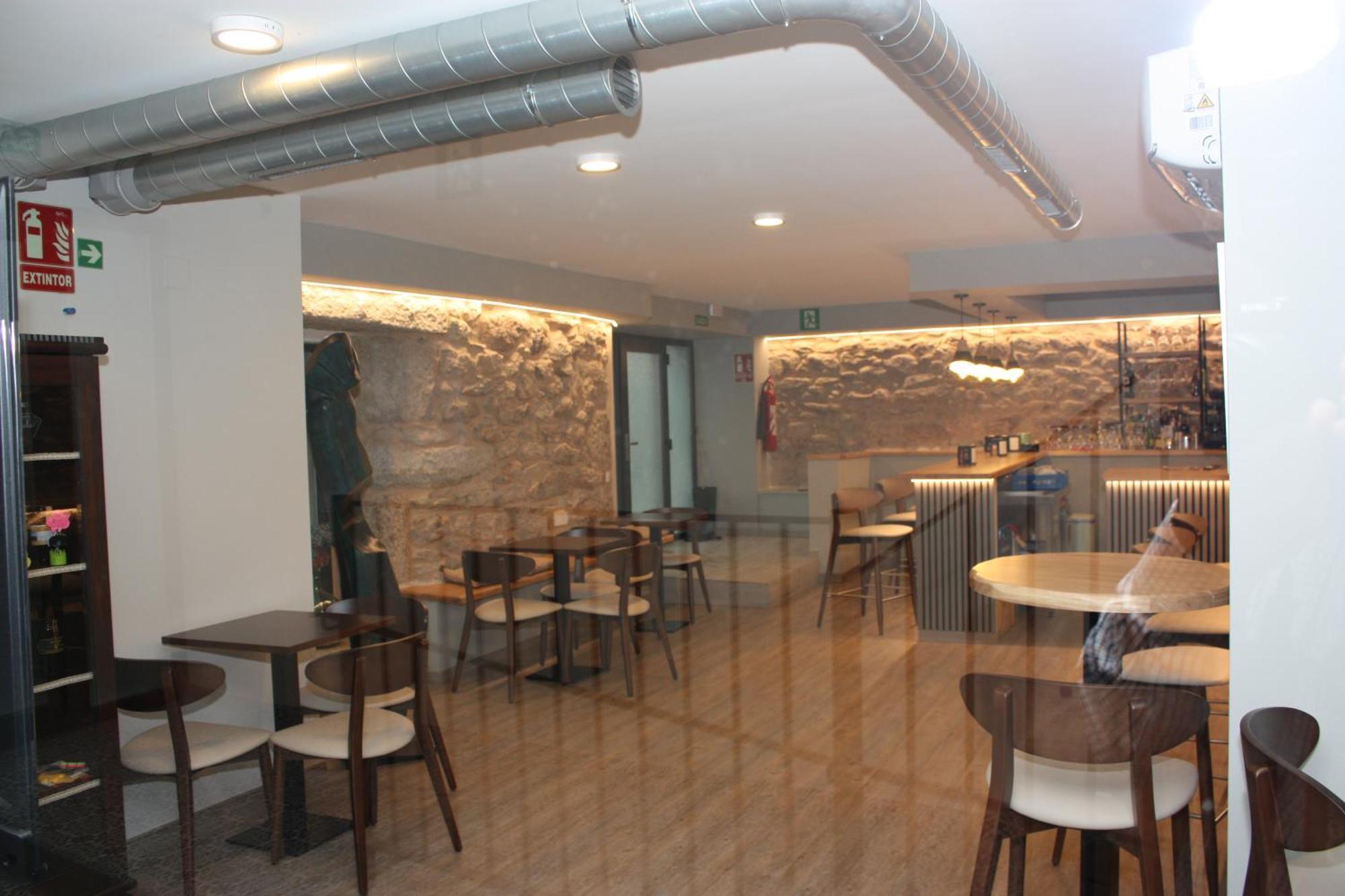 Xanela Xures Hotel *